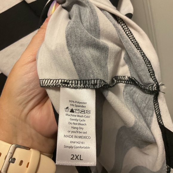LLR Black and White Striped Classic T Size 2Xl - Picture 3 of 4